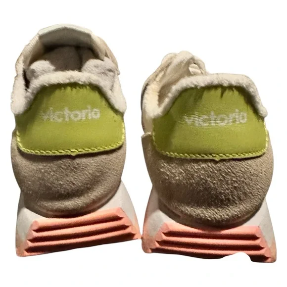 Trendy Women's Sneakers in Cream and Gray - Picture 4 of 5